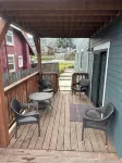 Premier Downstairs Flat in Perfect Down Town Location - Balkoner