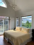 Top floor unit in Discovery Bay with lake views from the patio!