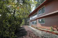 Convenient Bellevue 2 BR 2 Bath Lakeview House - 방갈로