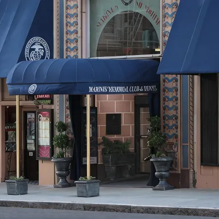 Marines' Memorial Club & Hotel, No Resort Fee Отели рядом с достопримечательностью «Ноб-Хилл»