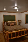 Luxurious Lodging in the Wind River Canyon - Homestays