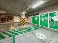 奎雷塔羅華美達安可酒店 - 停車場