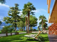 Hotel du Lac - Relax Attitude Hotel فنادق في برنتزونه سول گاردا