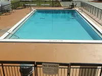 Days Inn by Wyndham Wildwood I-75 - Pools