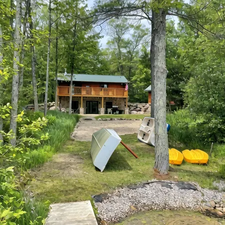 Lakeside Cabin "Serenity"
