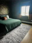 Stylish/Cozy 2 BR Art Deco Retreat- Wifi, AC, Central Location!