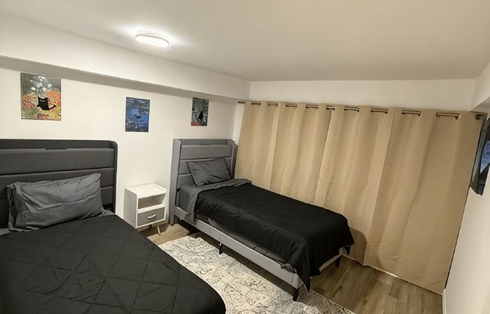 Spacious and Stylish Apartment Perfect for Your Getaway in Beverly!