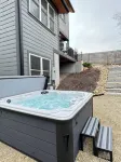 Modern, Family + Pet-Friendly! Mins from Downtown AVL! Firepit, Hot Tub & Games! - Wifi