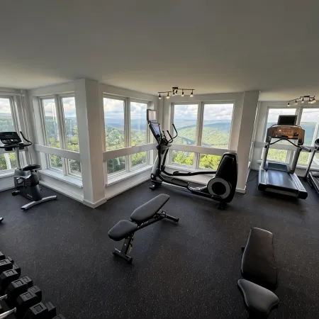 2BR/2BA Luxury Ski in/out condo at Snowshoe Mountain Lodge!