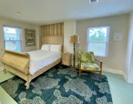 Walk To The Beach At Beacon Hill. - 2-Star