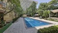 Lorin Syariah Hotel Sentul - Pools