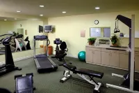 Plaza Inn & Suites at Ashland Creek - Gym