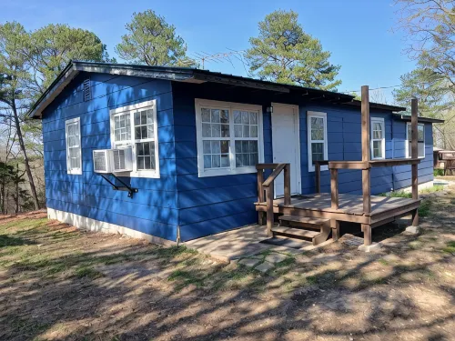 Tyler Bend and Gilbert area 2-bedroom cabin