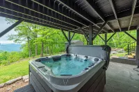 Moonshine Mtn Lodge ~ Stunning Mtn Views+Hot Tub+Gas Fire Table ~ Grill & WiFi! - 2-Star