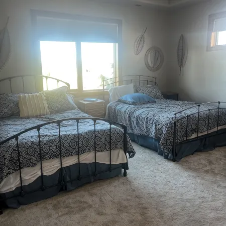 Romanic Getaway! River Front Property with View of the Columbia River Отели в г. Паско