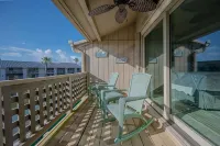 Seaside Cottage with water views! - 3-Star