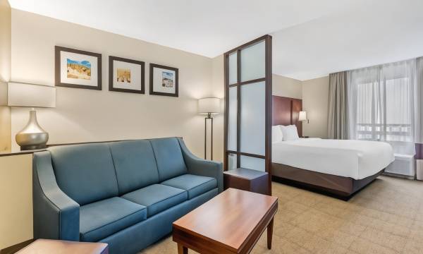 Comfort Suites