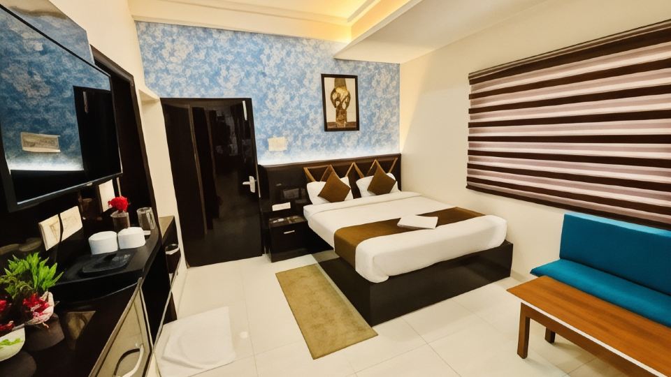 Hotel D C Grand