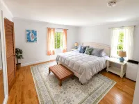 Just Renovated!!! 3Br 1. 5 Bath Beach Cottage Near Kpt and Beaches