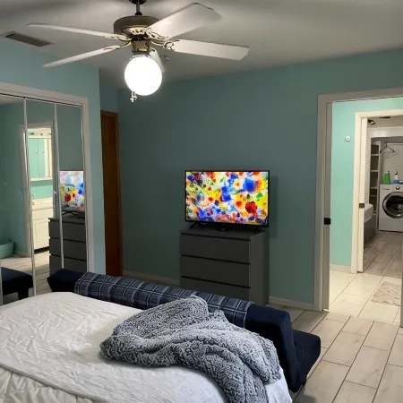 Private Pool Lake House with Game room—just 4 Minutes from Legoland