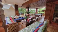 Villa frente a Alta Vista Restaurante - Homestays