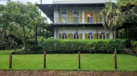 Heart of Old Town on QUIET Peacon Lane. Historic Seaport. Duval St. Pets welcome - 2 étoiles