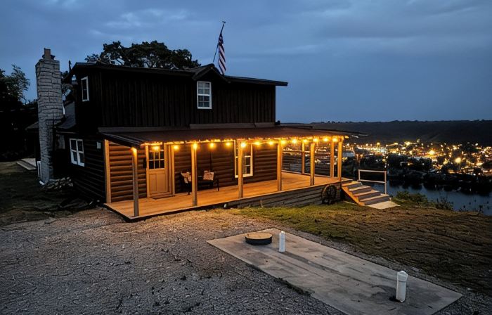 Peaceful cabin with spectacular river and scenic views.