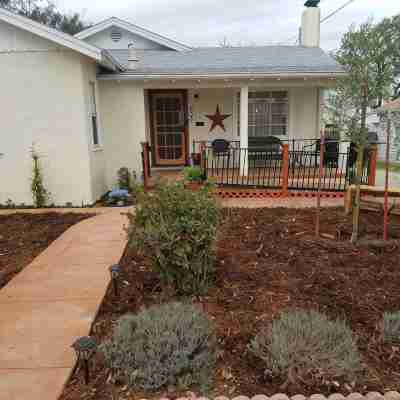 Three Bedrooms Two Baths sleeps 6 - Walking distance to Downtown Paso Robles Hotel Exterior