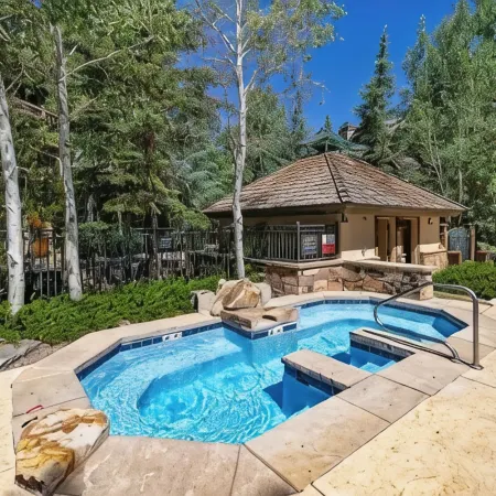 True Ski in Ski Out Located In Arrowhead village. 3 Bed / 3 Bath Unit