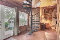 The Barn at Linwood - Tucked away in old downtown Summerville. A special getaway - 4-Star