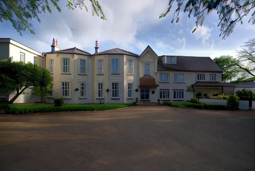 Les Douvres Hotel - parking