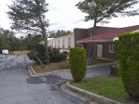 Red Crown Inn - Motels
