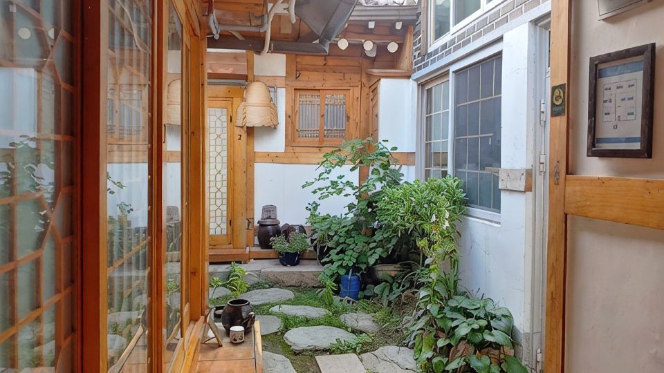 Bukchon Yeonwoo Hanok Stay