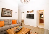 GREAT LOCATION- IN TOWN- 1 BLOCK TO MAIN- WALK TO EVERYTHING - 2성급