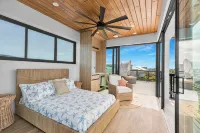 New!Luxurious & spacious waterfront 4 bedroom house in Marathon with endless fun - Boutique