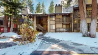 Deluxe remodeled 2 Bedrooms, Loft, 3 Bathrooms Condo close to Eagle - 3 stjerner