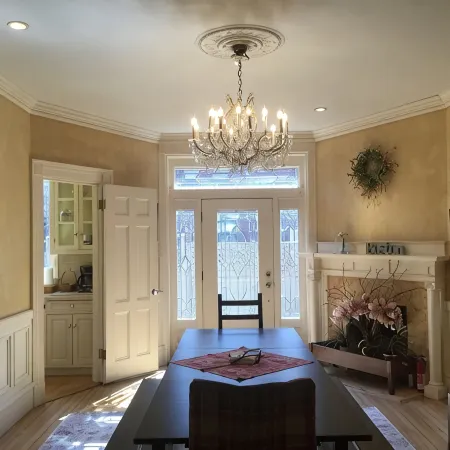 Historic Brownstone Townhouse, 7 beds/3.5 baths, Fenway Boston