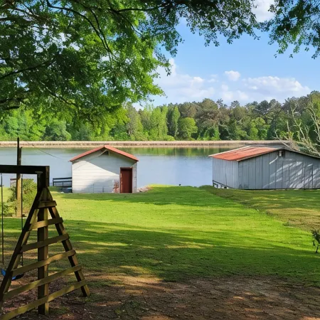 Lakeside Cottage on Lake Guntersville. No Pets and Non Smoking Rental.
