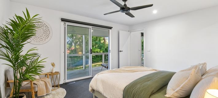 Spacious + Peaceful 3BR house w/deck, 1km to town デールズフォードのホテル