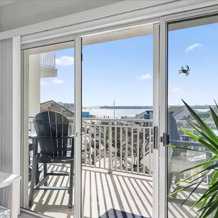 The Squiddly of Bahia Vista- spacious 3 Br/2bath