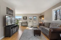 Hoodoo Hideout | Family Retreat | King Suite