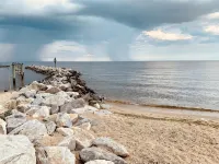Beach House w/Yard, Beach Passes, Firepit, King Beds Near Boardwalk, Restaurants