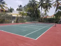 Beach front condo! Best spot to kite!! Beach lovers paradise! Nanny Estates