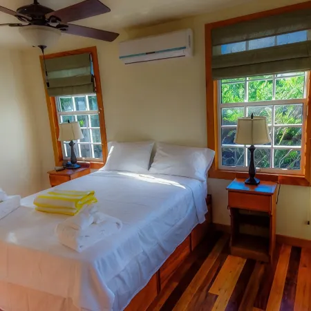 Reef Cottage With A Pool