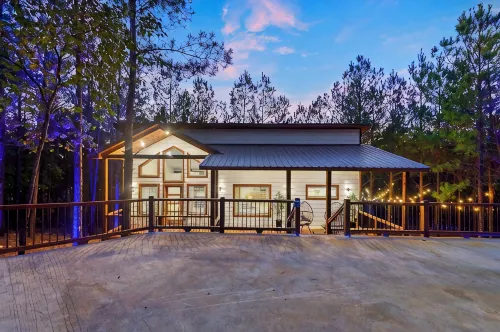 Romantic Luxury Cabin with Fire Pit and Trails - Alppimaja