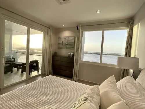 PRIVATE PENTHOUSE VIEWS on the TOP/5th FLOOR!! 1 Bedroom Condo at SUNSET CARIBE!