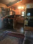 迷人惠提爾溫馨兩臥室木屋，配備WiFi和空調 - 小木屋