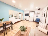 Cozy Studio Cottage with Harbor View/Spacious Full Kitchen & Pet Friendly - 3성급