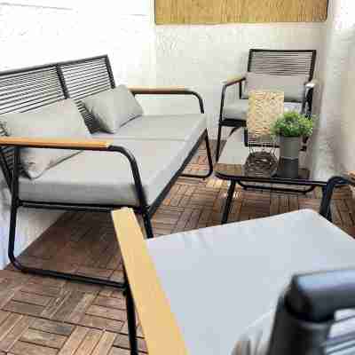 City Home - Top location - 2 rooms - 80sqm - Smart TV - WIFI - Balcony Others