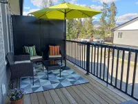 Mountain Views | Air Con | Garage | Large Deck | Nearby Trails | Parking - Wifi